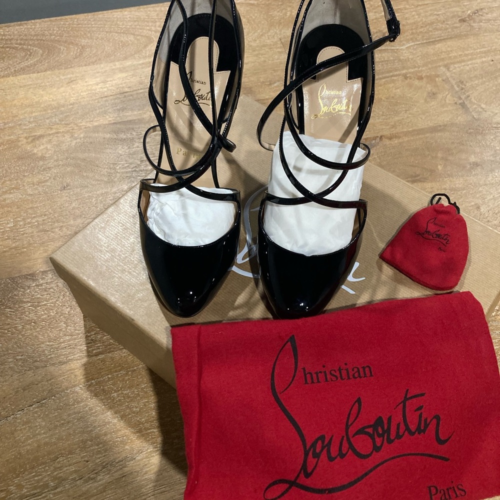 BlLACK SOUSTELISSIMO PATENT CHRISTIAN LOUBOUTIN